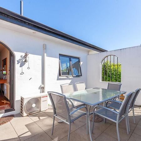 Lakefront Villa - Waitahanui Holiday Home Eksteriør bilde