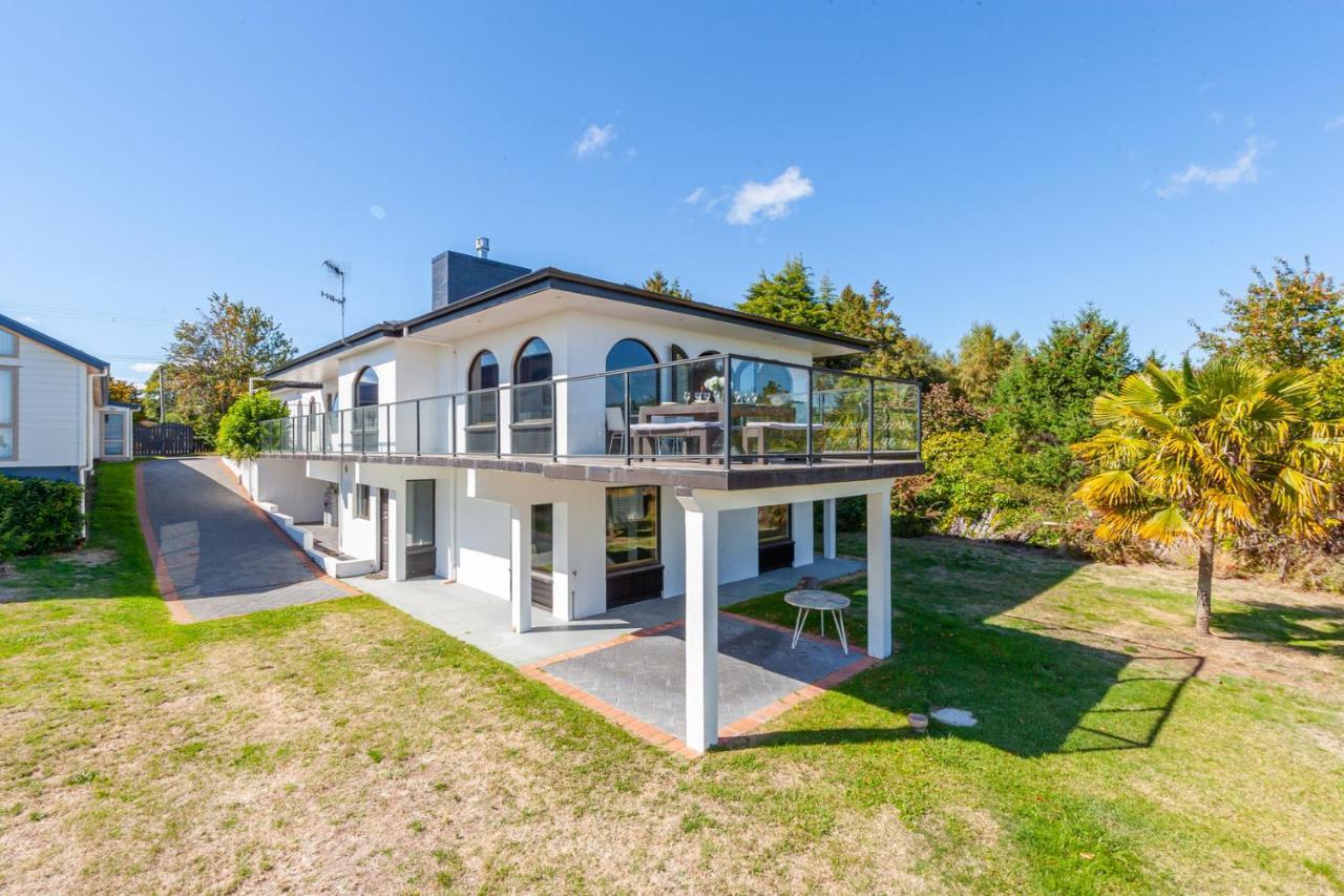 Lakefront Villa - Waitahanui Holiday Home Eksteriør bilde